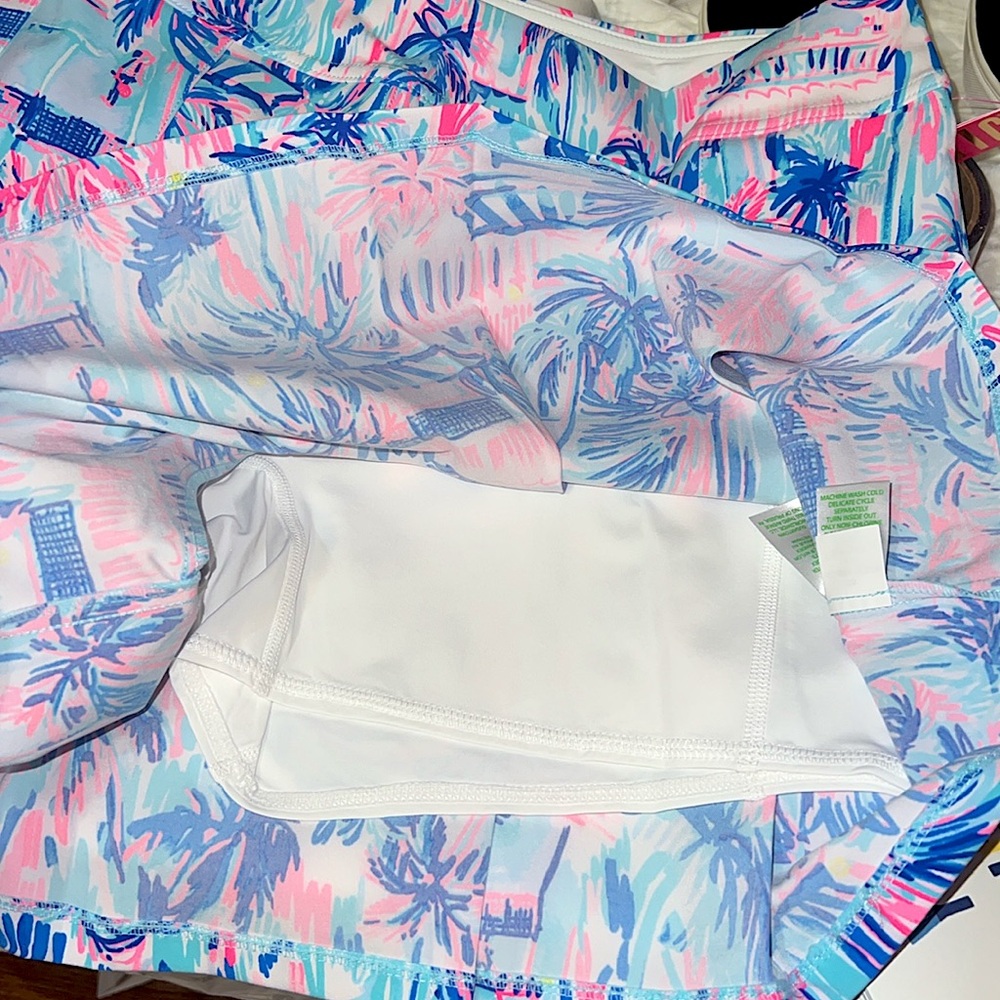 Lilly Pulitzer Frazer Short UPF 50+ - Picture 4 of 4